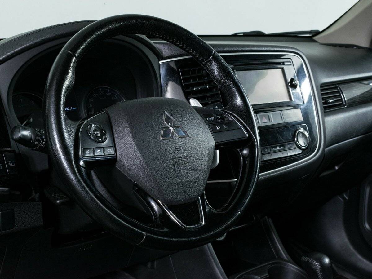 Mitsubishi Outlander 2016 года с пробегом. Фото: #13