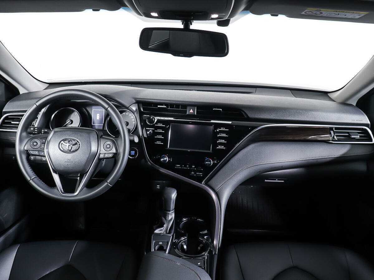 Toyota Camry 2020 года с пробегом. Фото: #8
