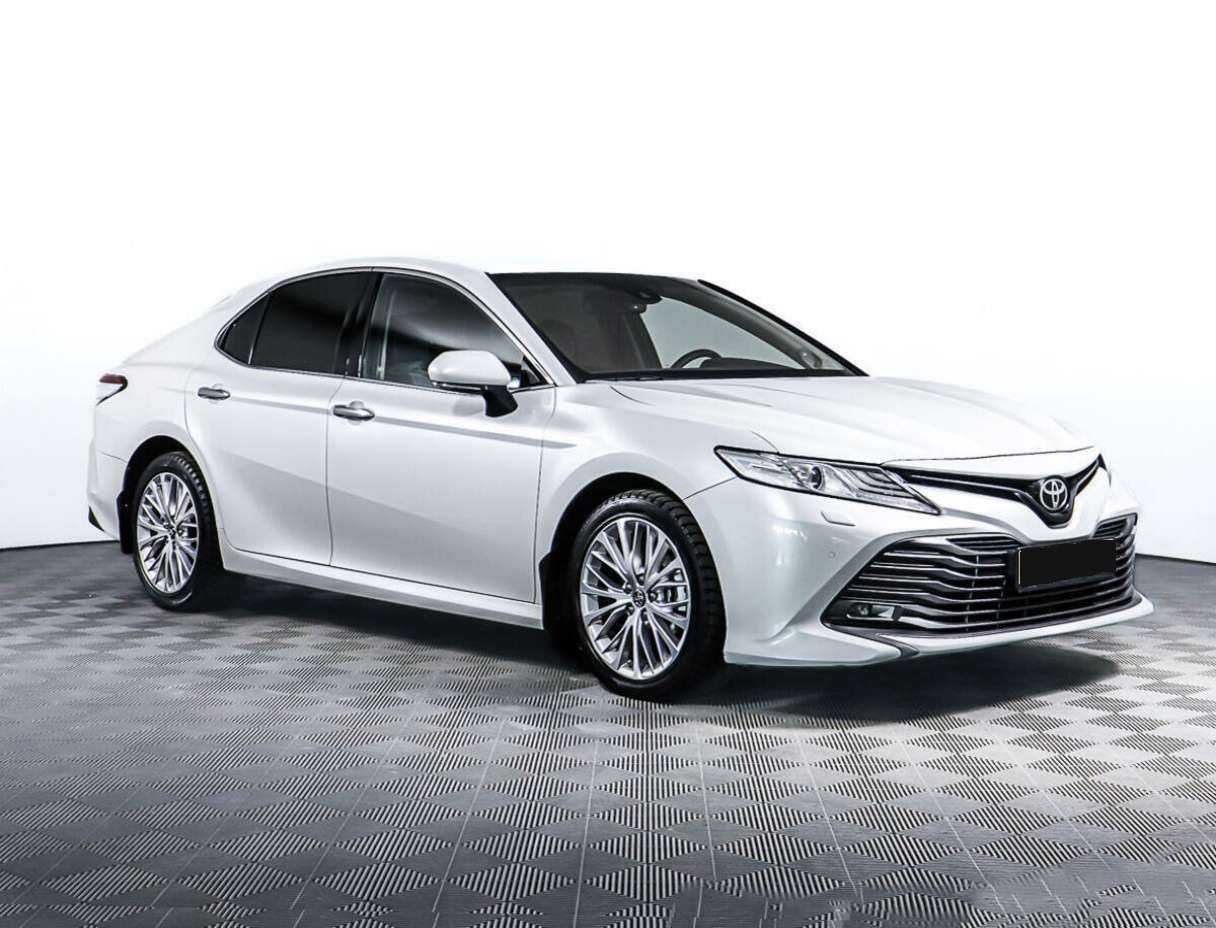 Toyota Camry 2018 года с пробегом. Фото: #2