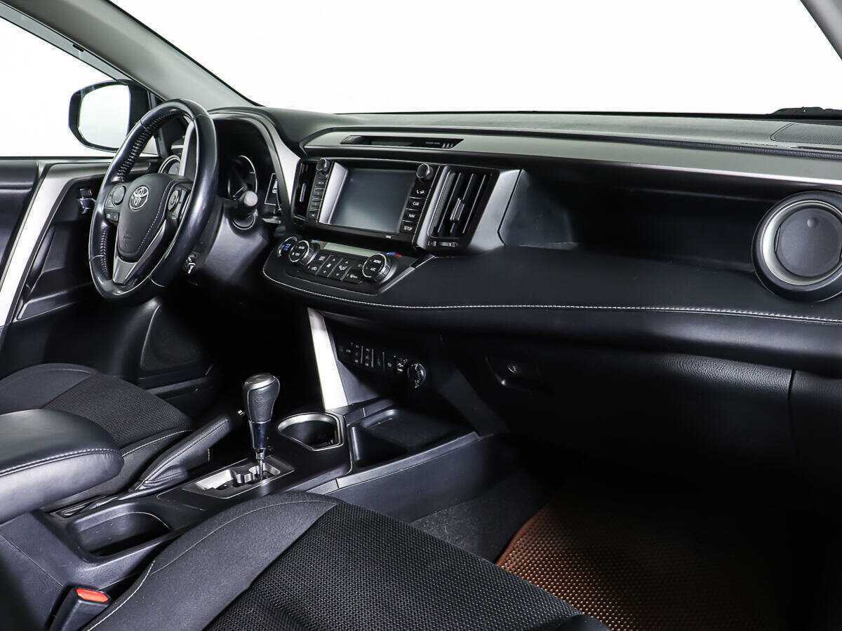 Toyota RAV4 2019 года с пробегом. Фото: #10