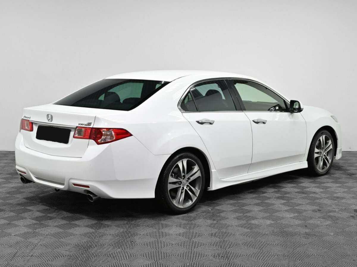 Honda Accord 2012 года с пробегом. Фото: #1