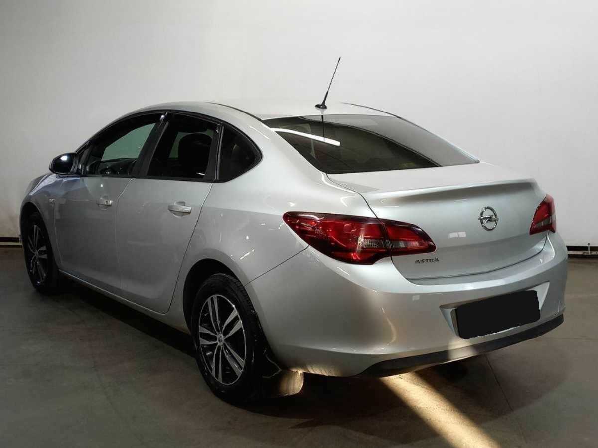 Opel Astra 2012 года с пробегом. Фото: #6