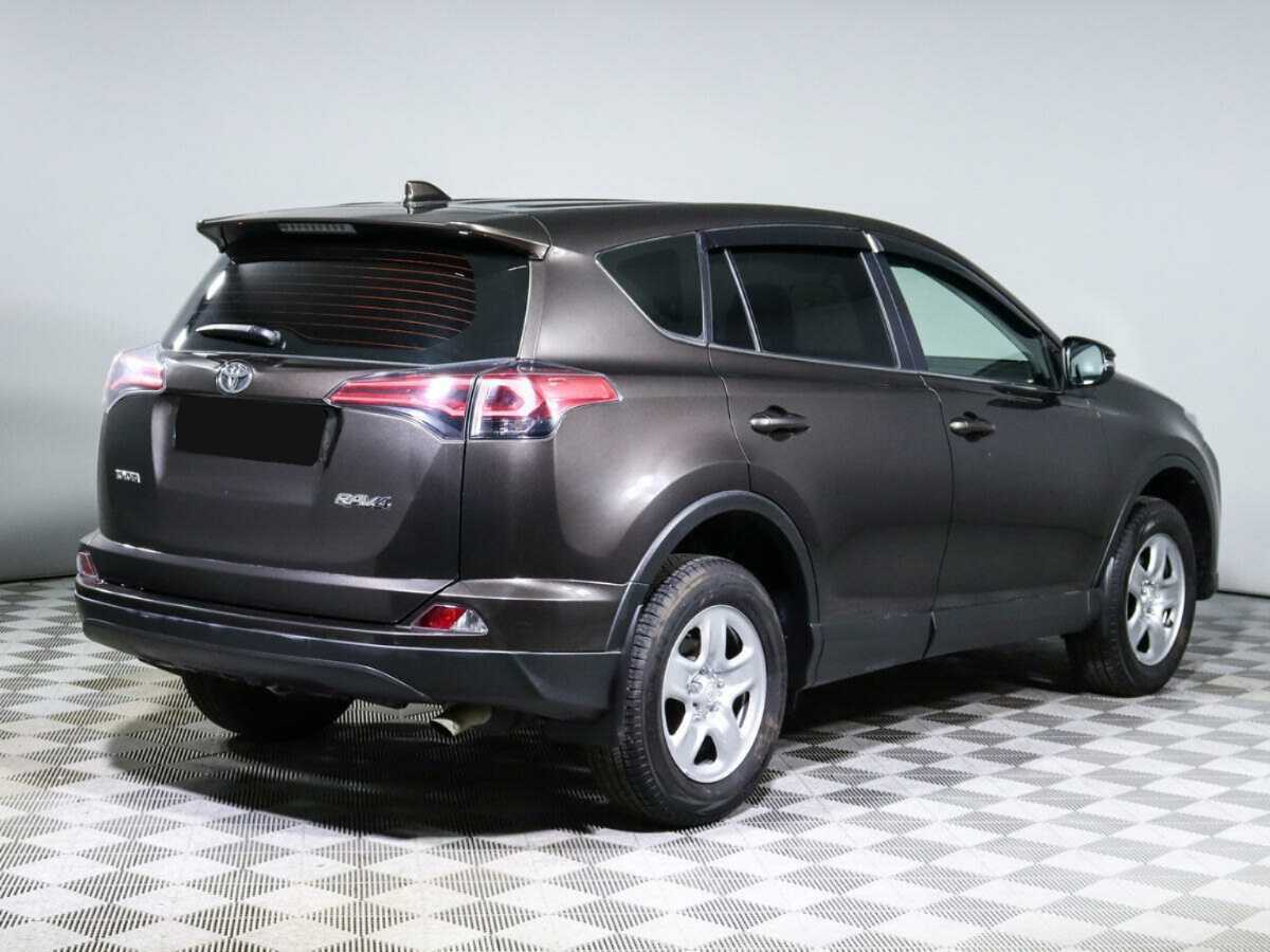 Toyota RAV4 2018 года с пробегом. Фото: #4