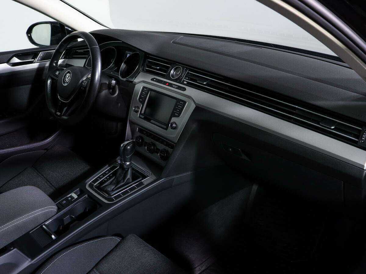 Volkswagen Passat 2015 года с пробегом. Фото: #8