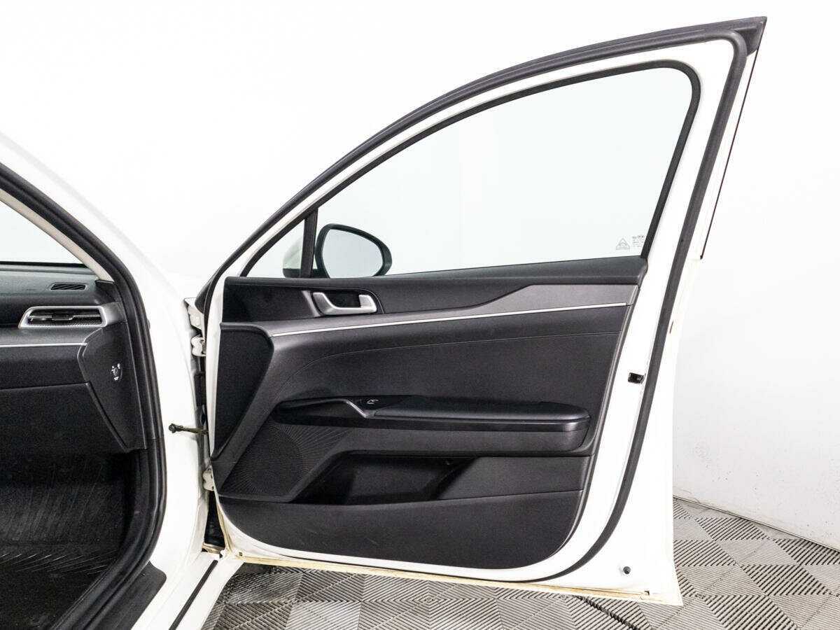 Kia K5 2021 года с пробегом. Фото: #26