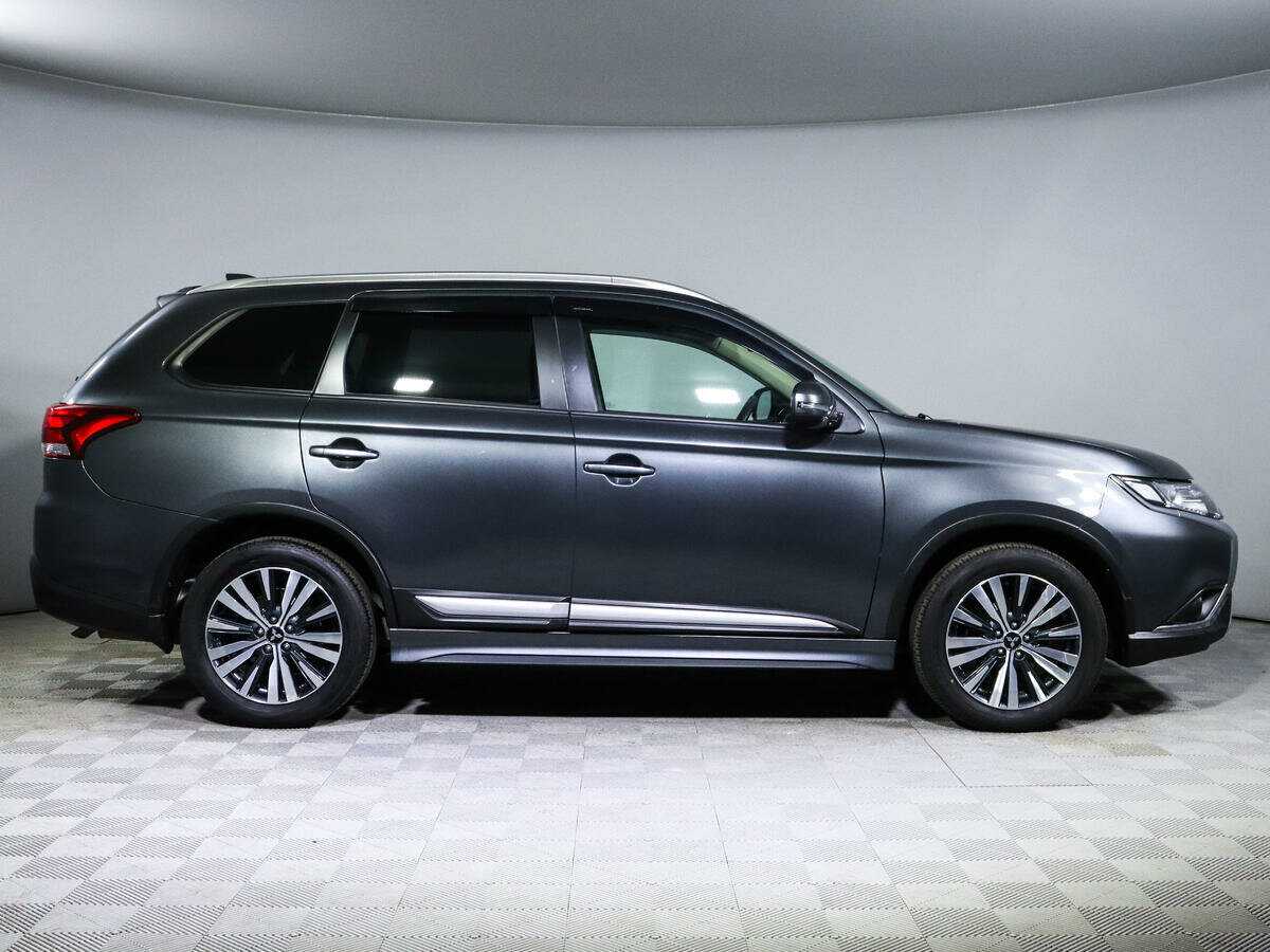 Mitsubishi Outlander 2020 года с пробегом. Фото: #3