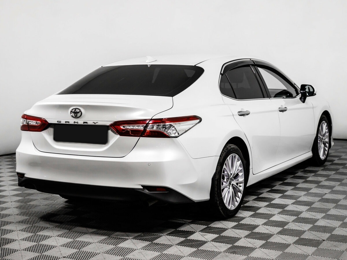 Toyota Camry 2019 года с пробегом. Фото: #4