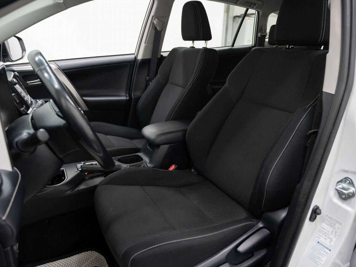 Toyota RAV4 2019 года с пробегом. Фото: #6