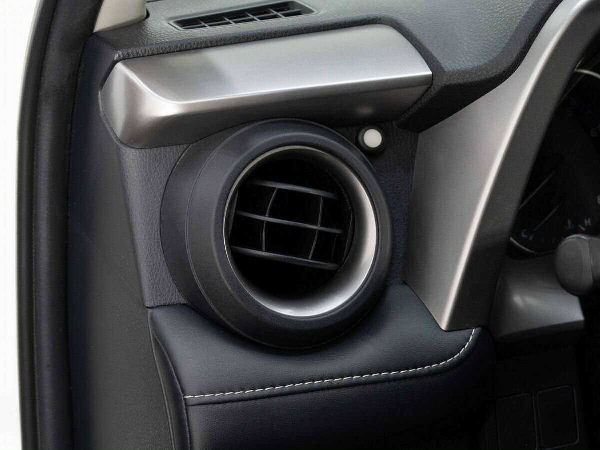 Toyota RAV4 2018 года с пробегом. Фото: #24