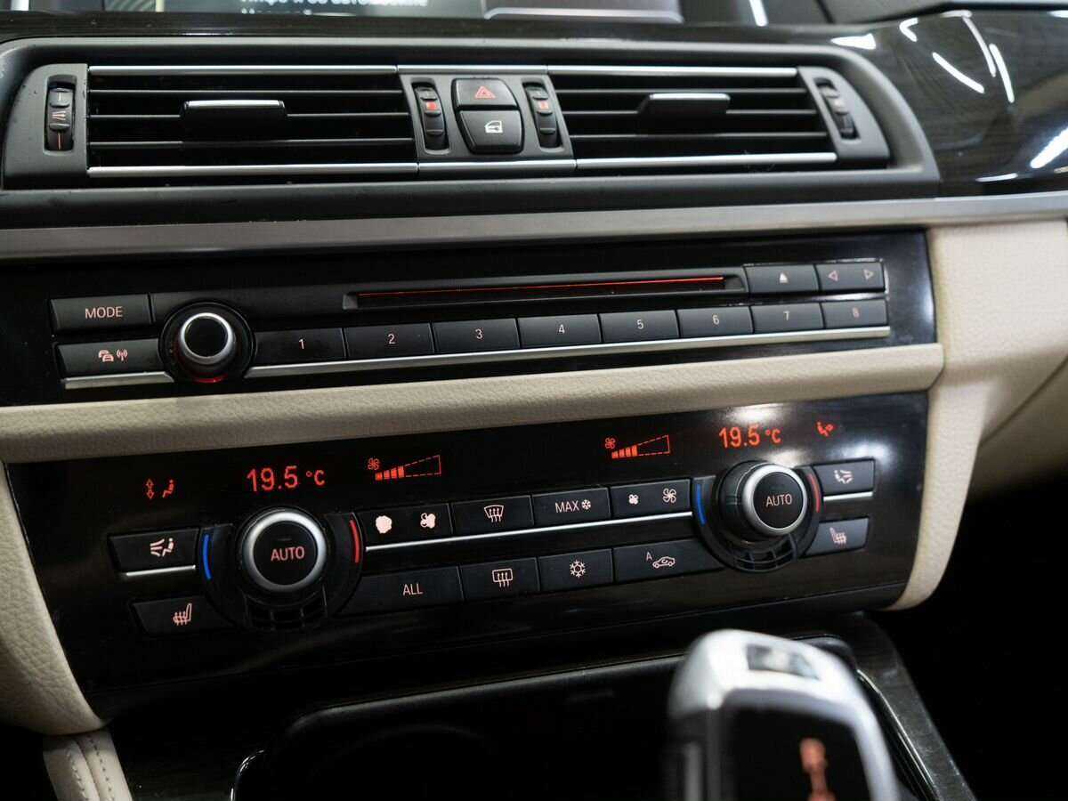 BMW 5 серии 2012 года с пробегом. Фото: #12