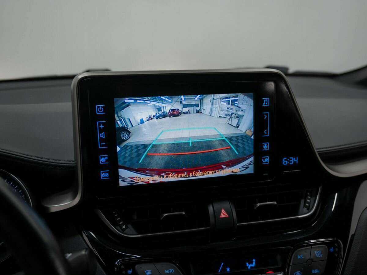 Toyota C-HR 2018 года с пробегом. Фото: #18