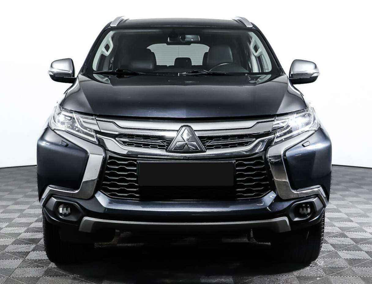 Mitsubishi Pajero Sport 2018 года с пробегом. Фото: #1