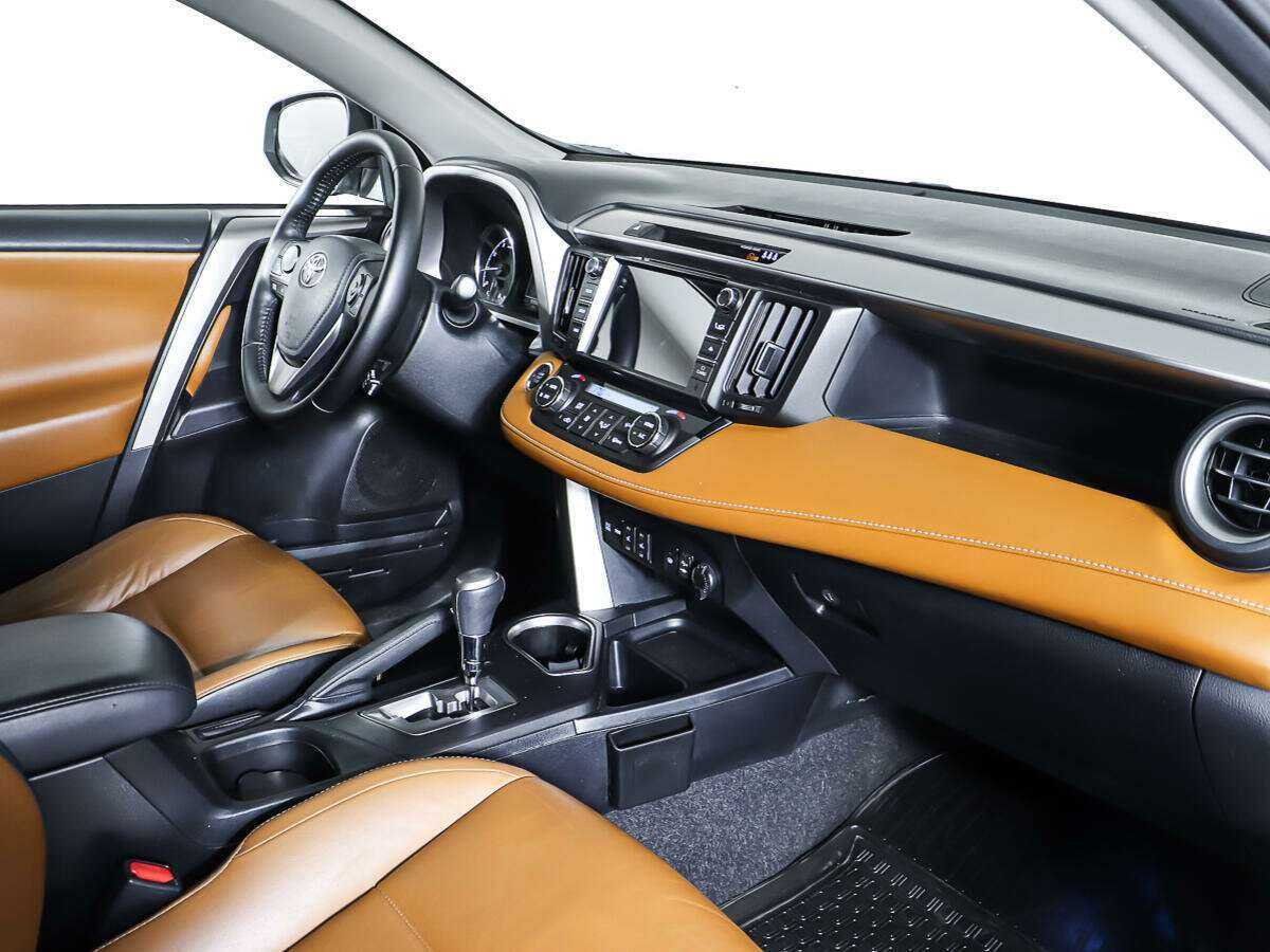 Toyota RAV4 2018 года с пробегом. Фото: #8