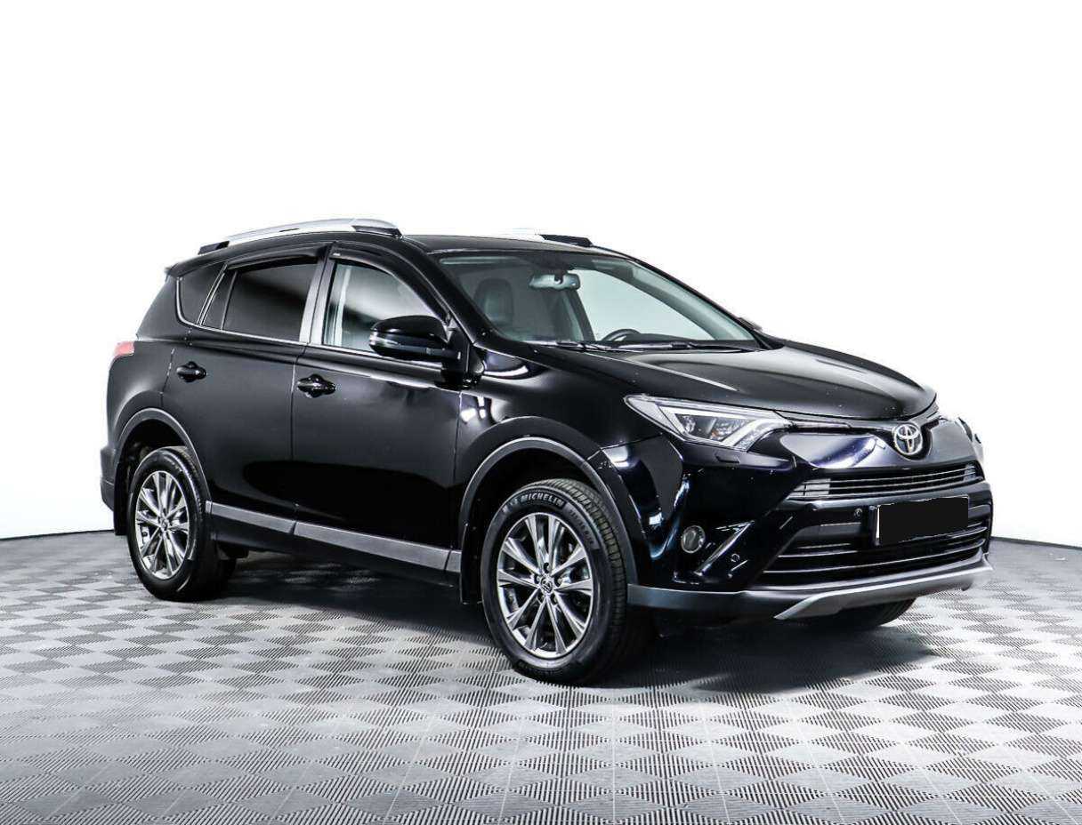 Toyota RAV4 2018 года с пробегом. Фото: #2