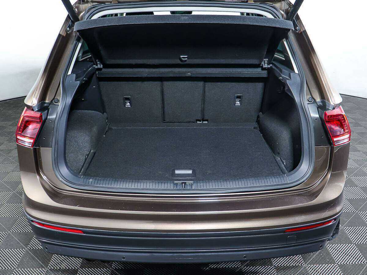Volkswagen Tiguan 2018 года с пробегом. Фото: #8