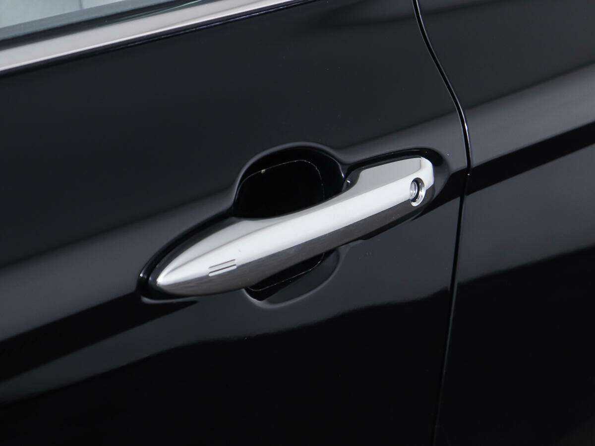 Toyota Camry 2019 года с пробегом. Фото: #19