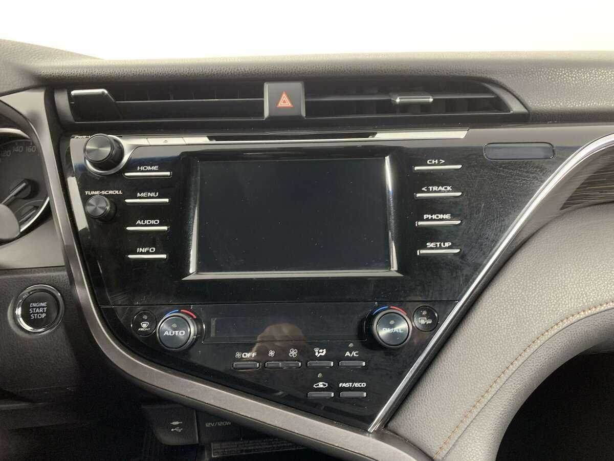 Toyota Camry 2020 года с пробегом. Фото: #12