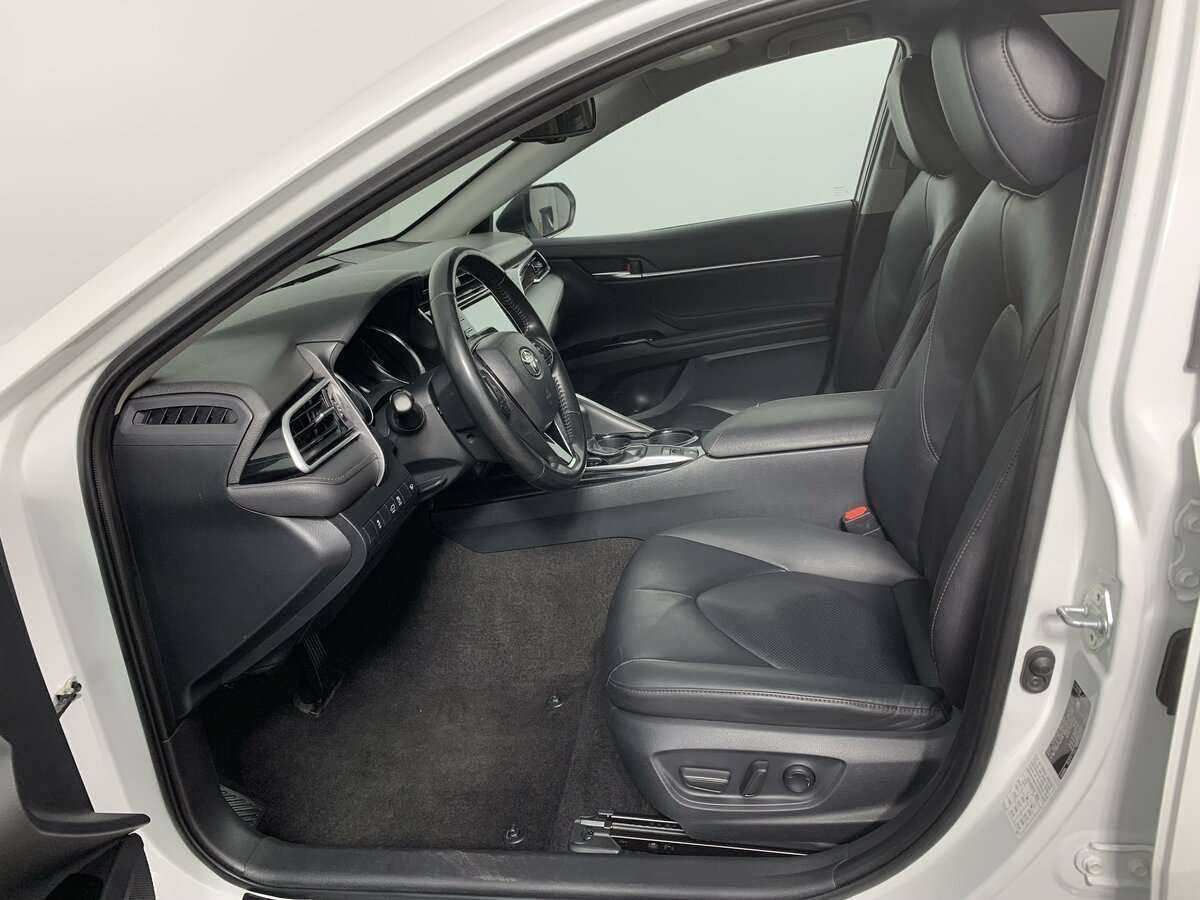 Toyota Camry 2020 года с пробегом. Фото: #13