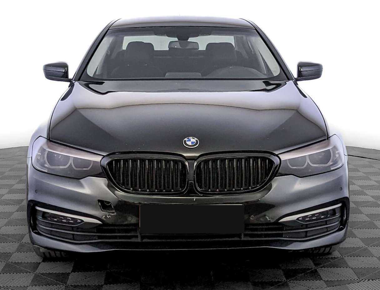 BMW 5 серии 2018 года с пробегом. Фото: #1