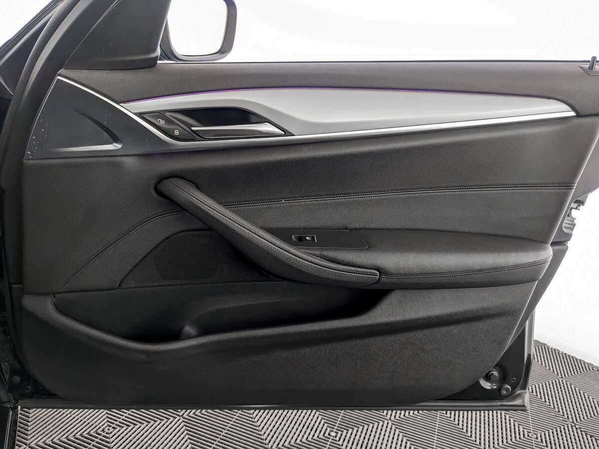 BMW 5 серии 2018 года с пробегом. Фото: #19