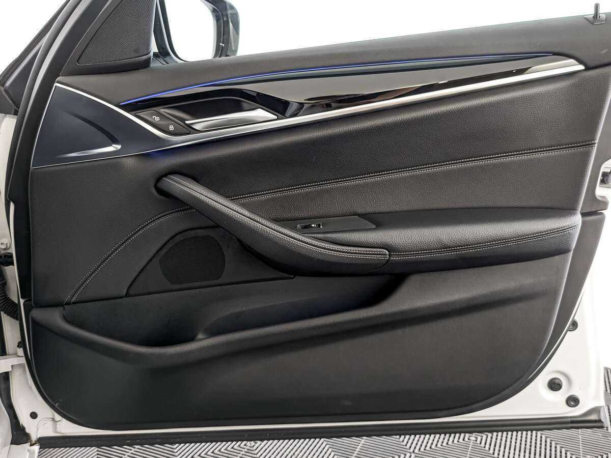 BMW 5 серии 2017 года с пробегом. Фото: #19