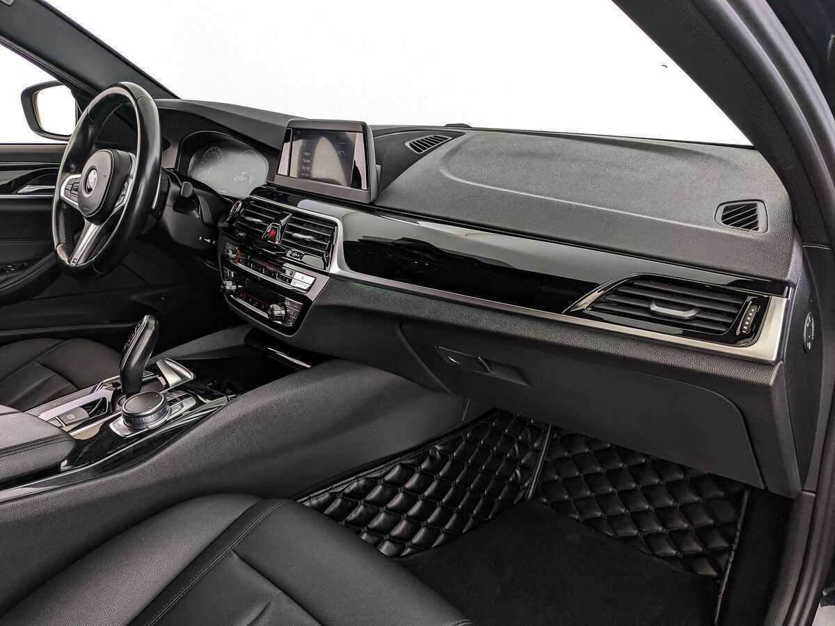 BMW 5 серии 2017 года с пробегом. Фото: #8
