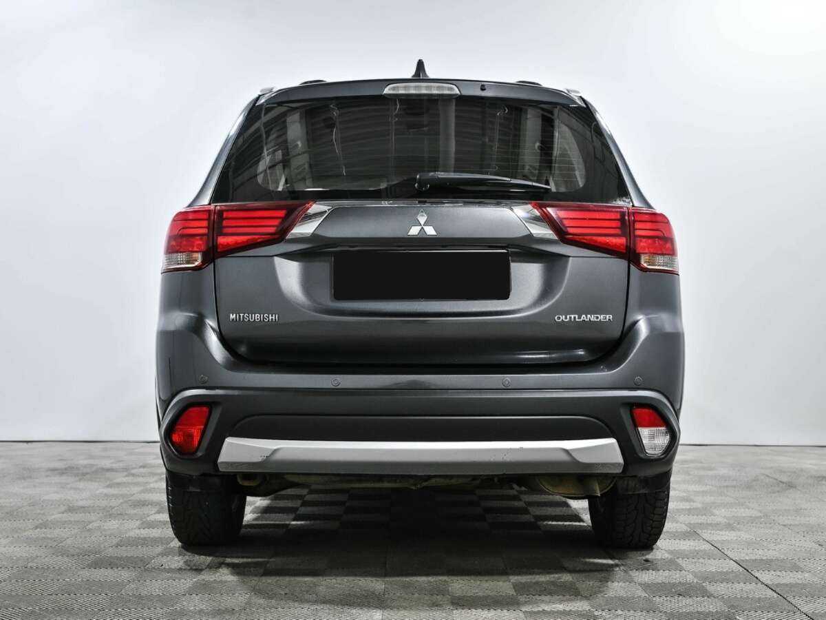 Mitsubishi Outlander 2018 года с пробегом. Фото: #4