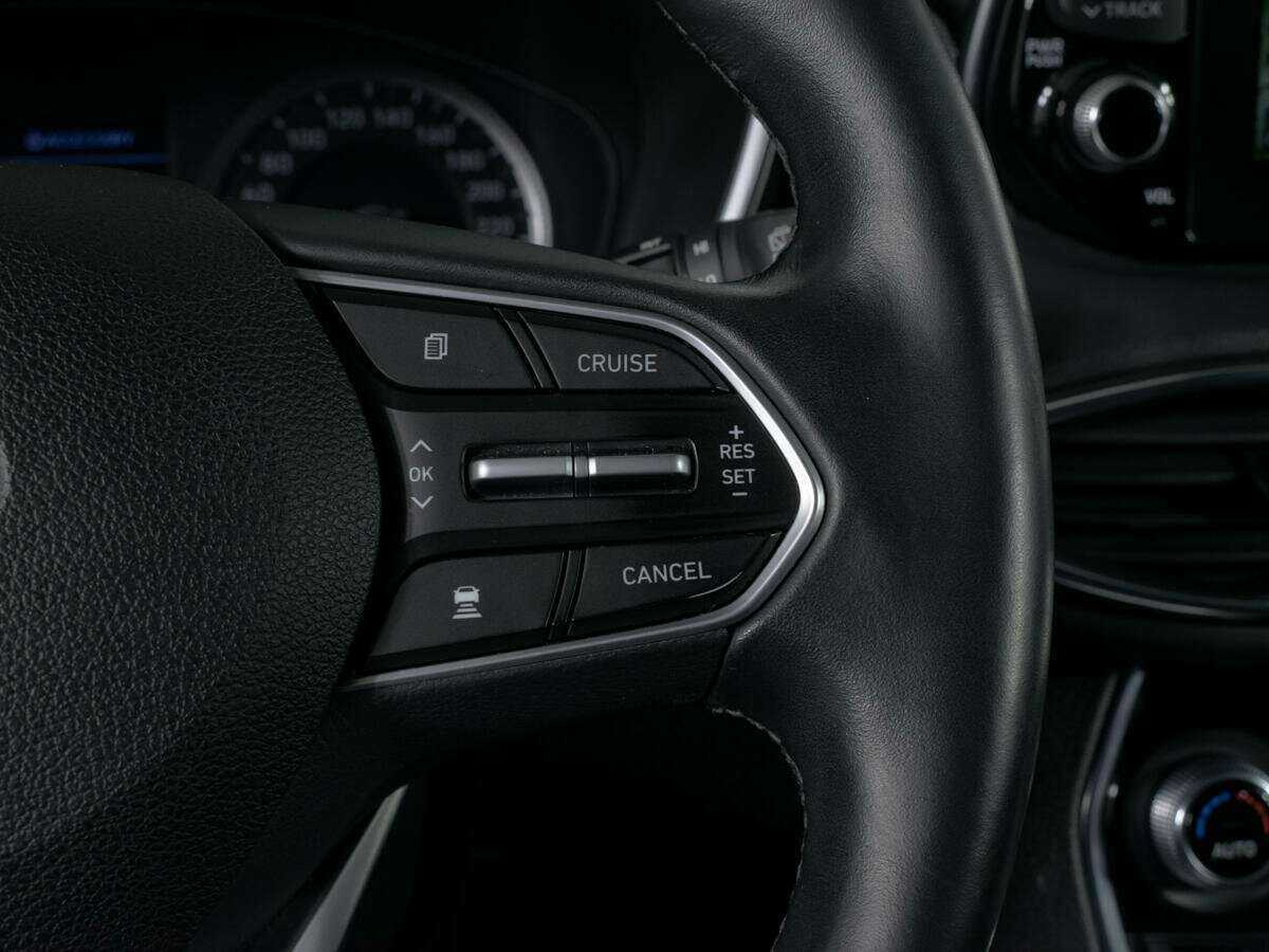 Hyundai Santa Fe 2019 года с пробегом. Фото: #11