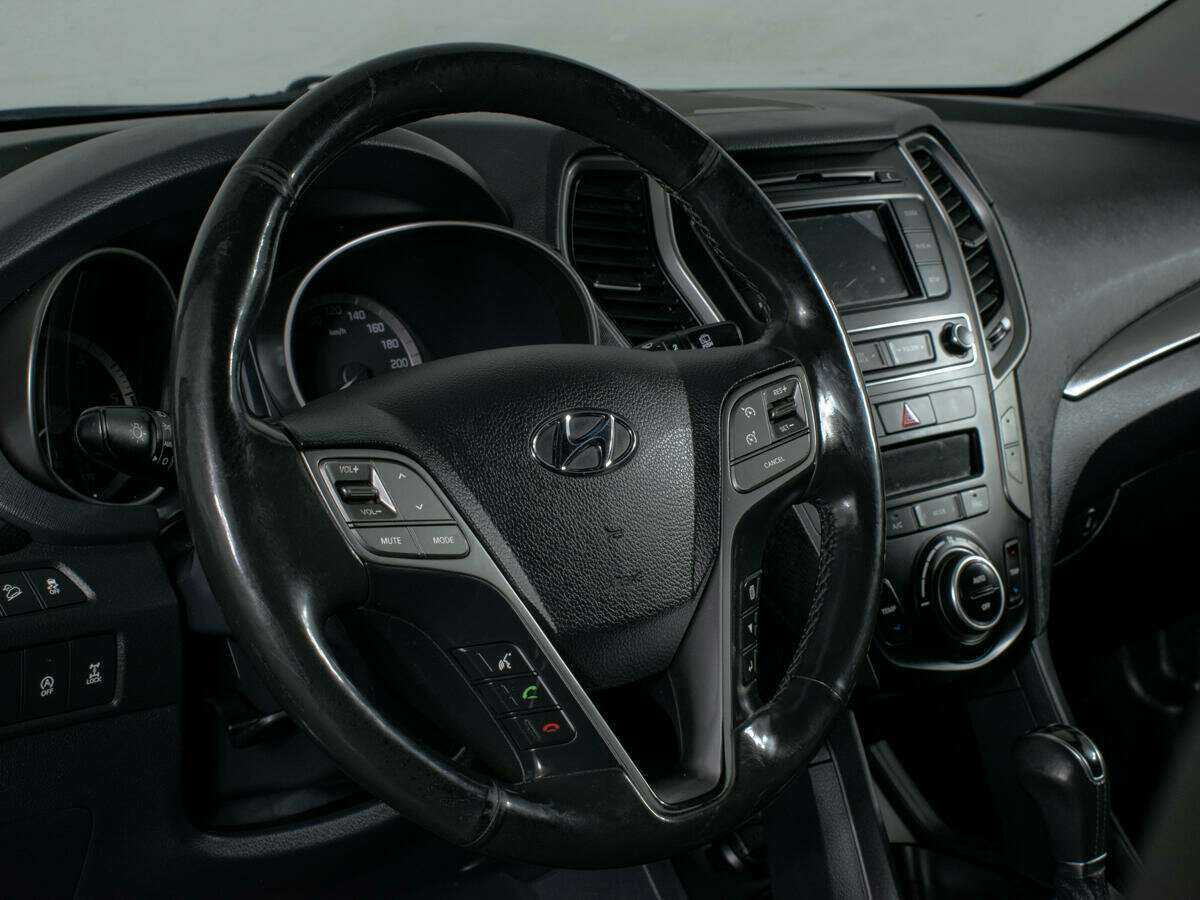 Hyundai Santa Fe 2017 года с пробегом. Фото: #11