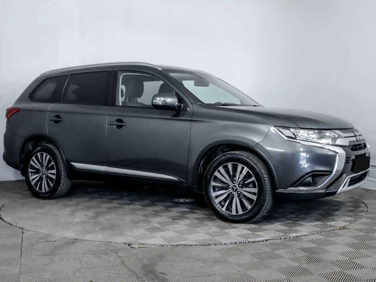 Mitsubishi Outlander 2018 года с пробегом. Фото: #2