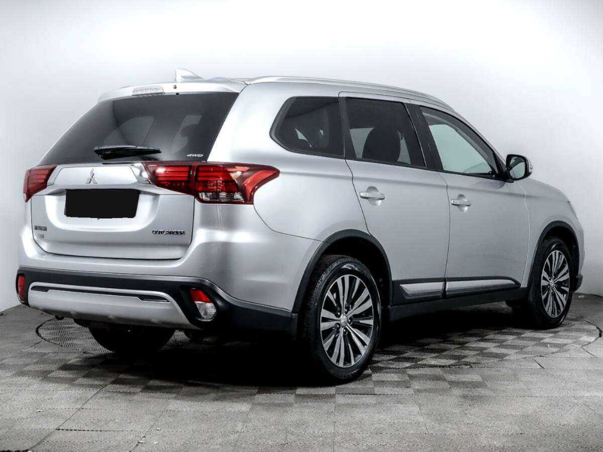 Mitsubishi Outlander 2019 года с пробегом. Фото: #3