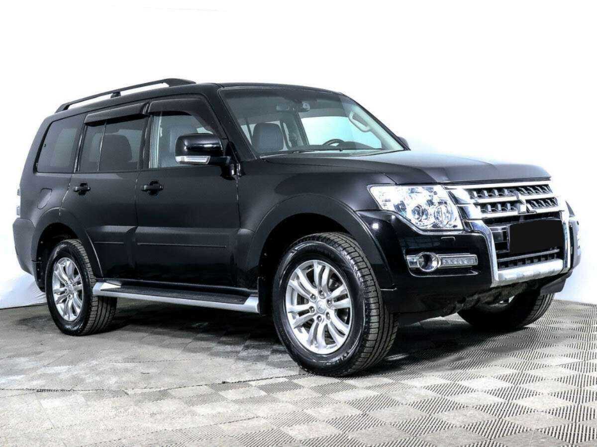 Mitsubishi Pajero 2018 года с пробегом. Фото: #1