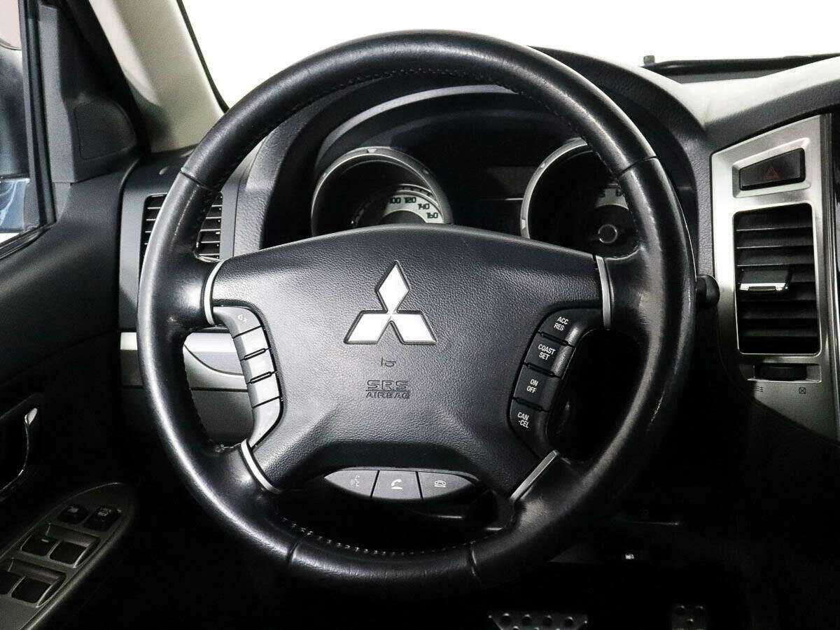 Mitsubishi Pajero 2018 года с пробегом. Фото: #9