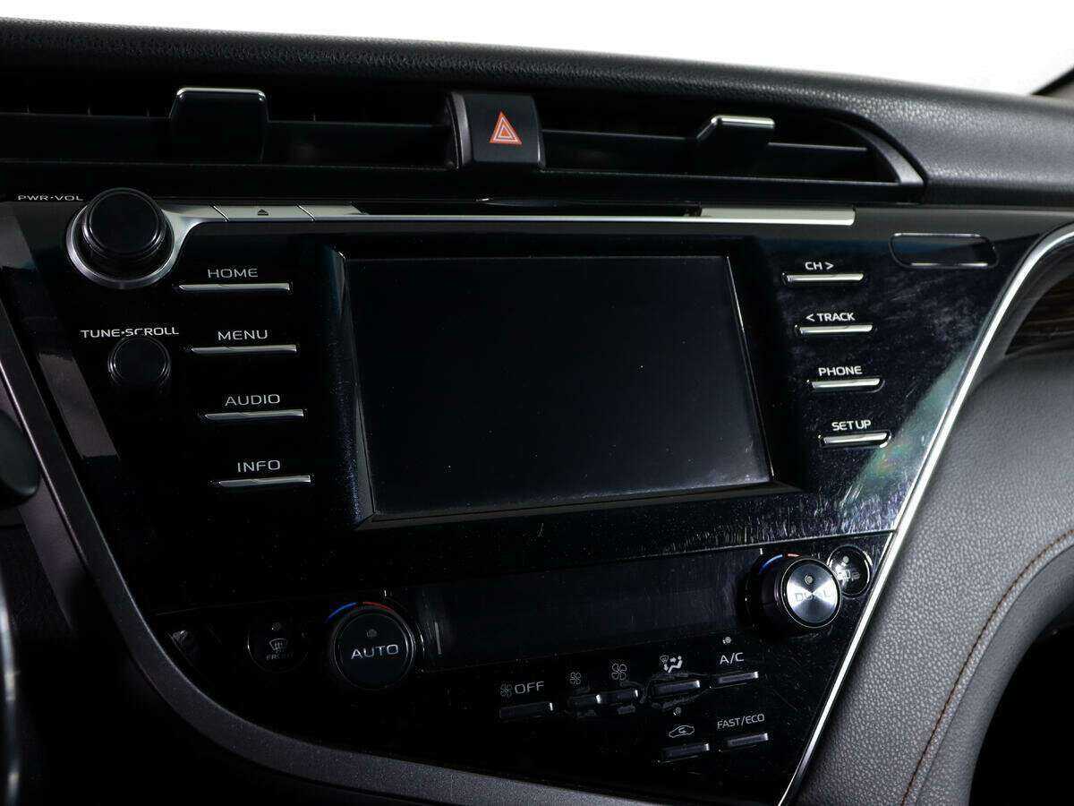 Toyota Camry 2019 года с пробегом. Фото: #18
