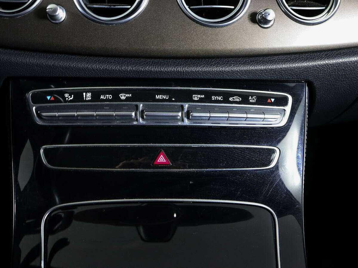 Mercedes-Benz E-Класс 2016 года с пробегом. Фото: #22