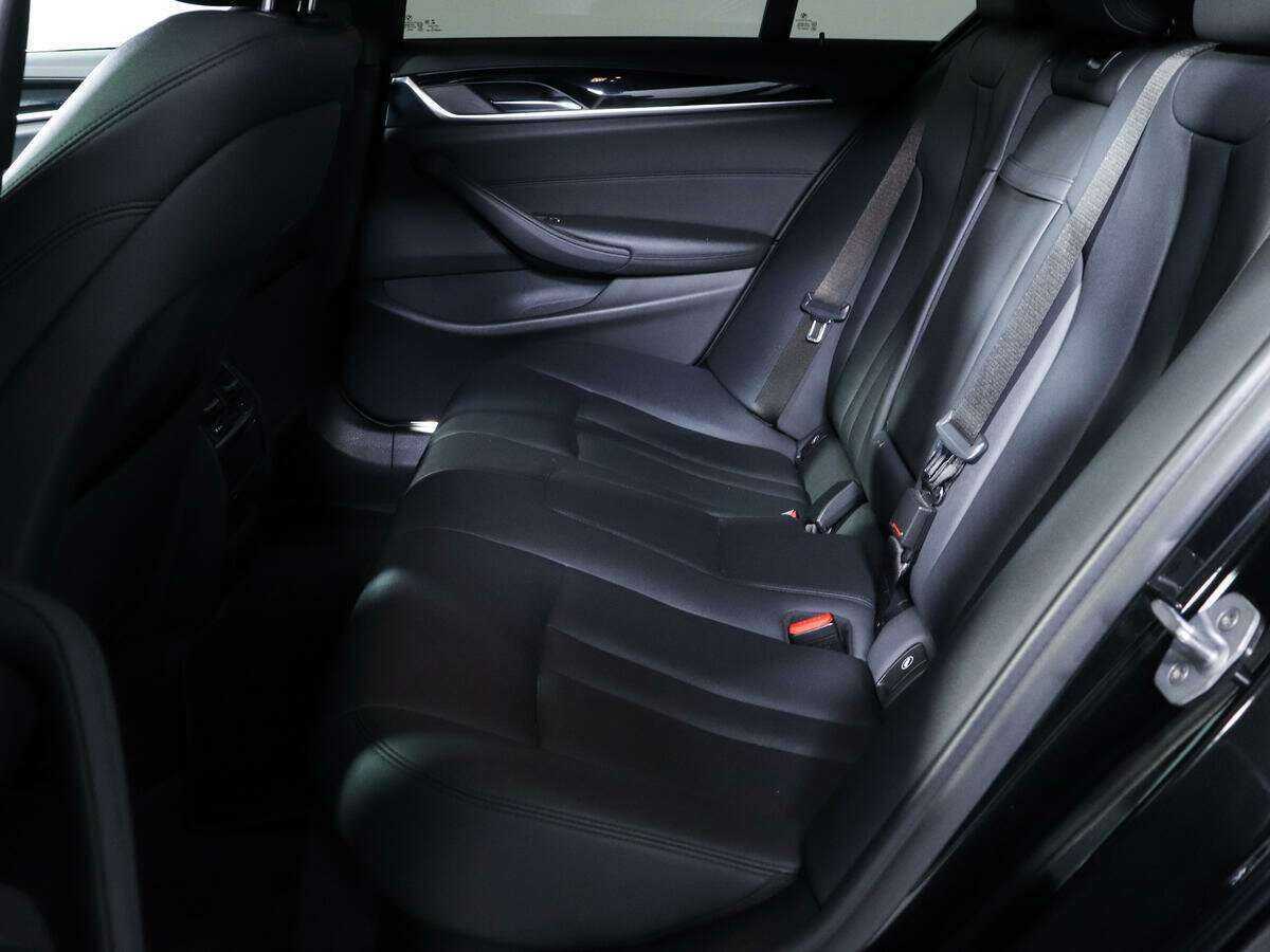BMW 5 серии 2018 года с пробегом. Фото: #5