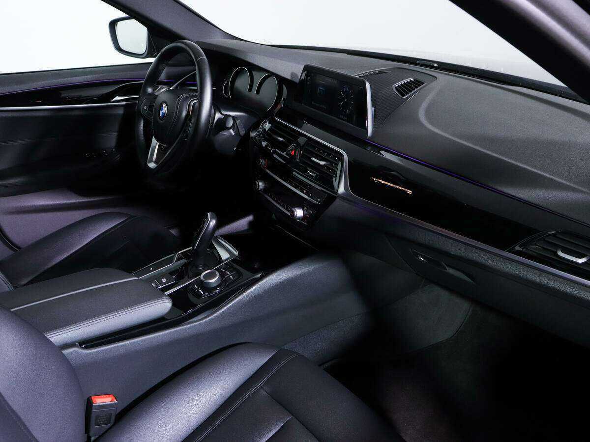 BMW 5 серии 2018 года с пробегом. Фото: #6