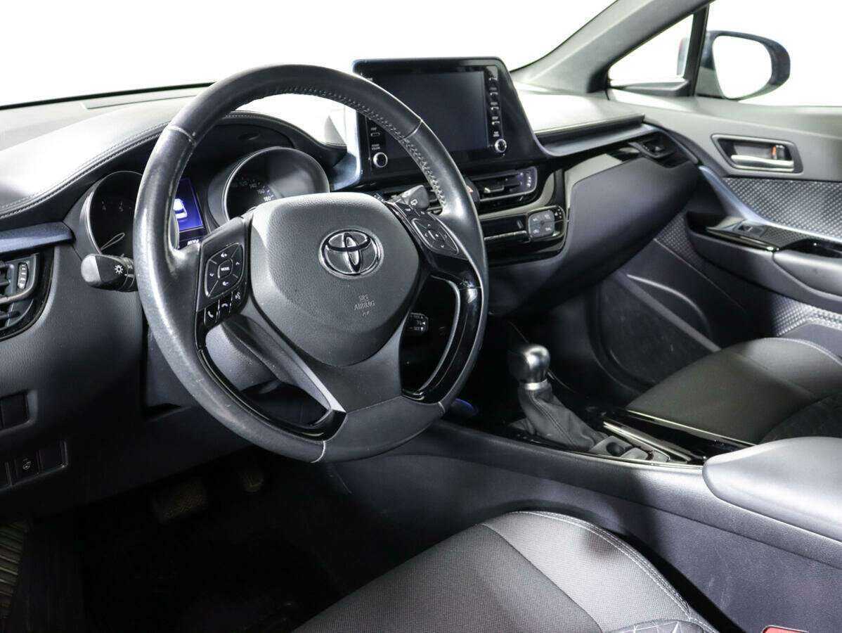 Toyota C-HR 2019 года с пробегом. Фото: #11