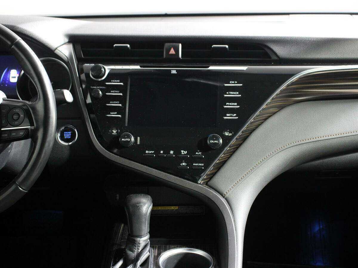 Toyota Camry 2018 года с пробегом. Фото: #9