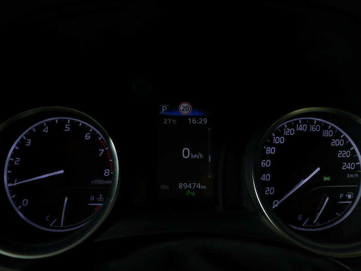 Toyota Camry 2020 года с пробегом. Фото: #7