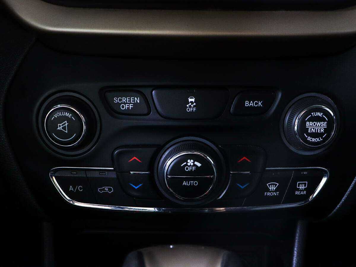 Jeep Cherokee 2014 года с пробегом. Фото: #16