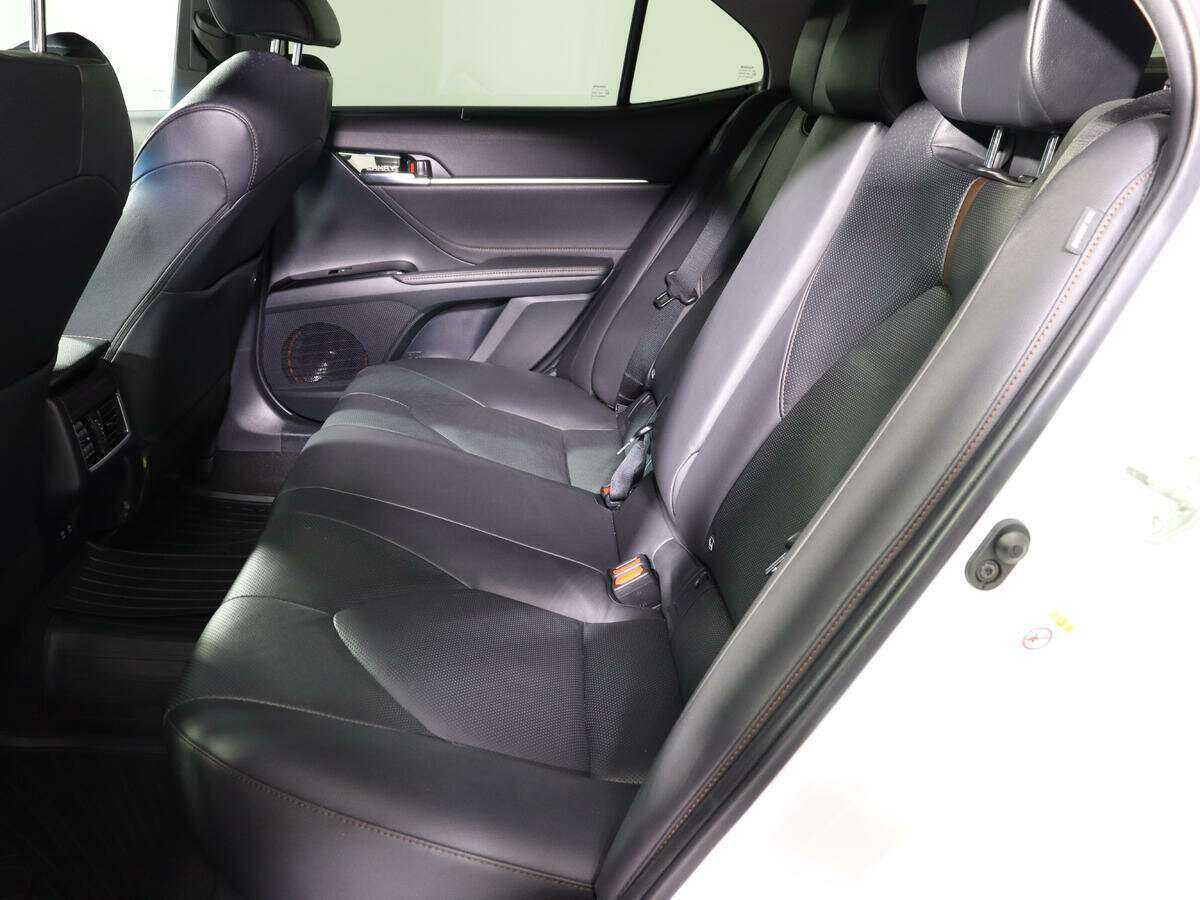 Toyota Camry 2018 года с пробегом. Фото: #7