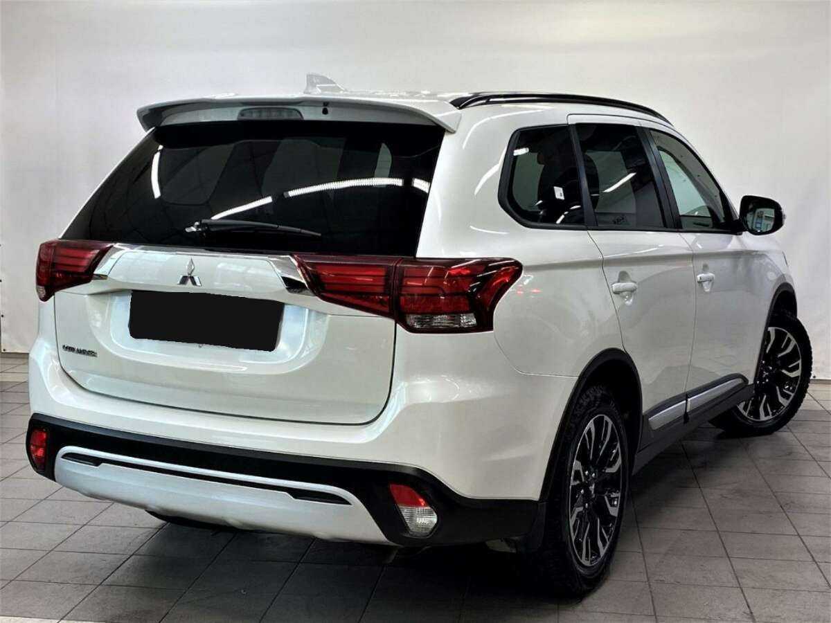 Mitsubishi Outlander 2021 года с пробегом. Фото: #5