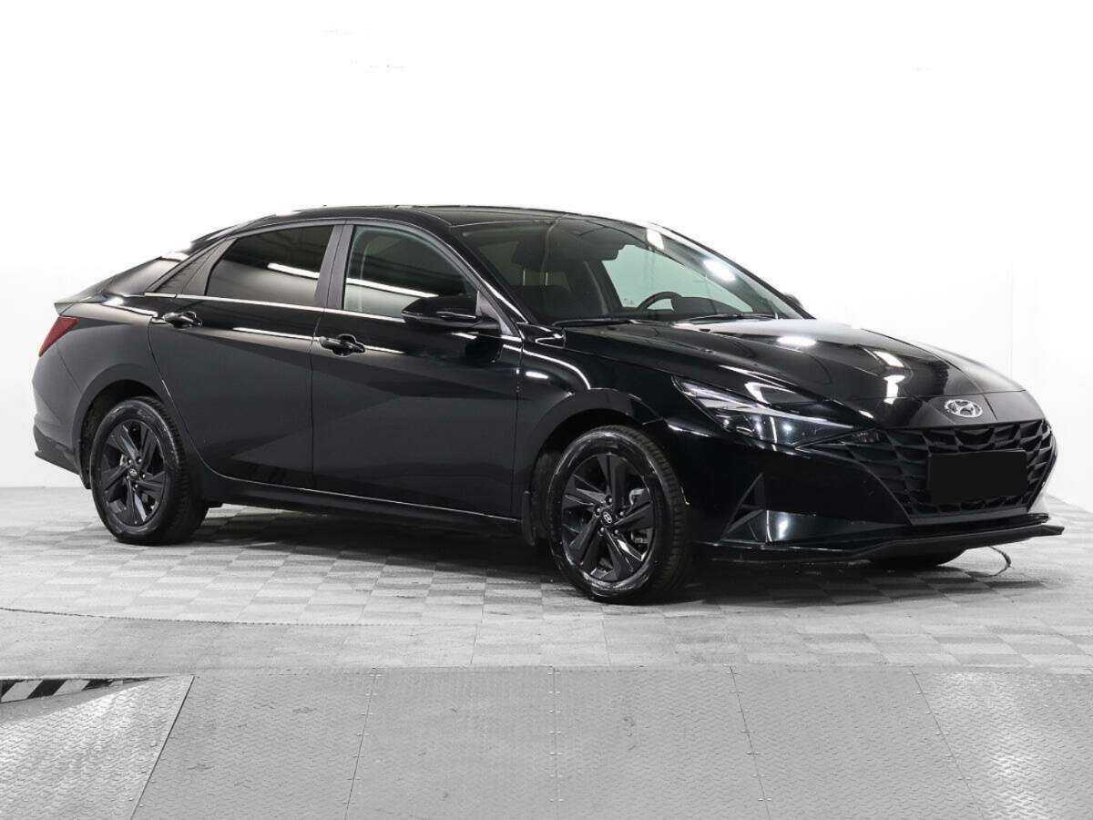 Hyundai Elantra 2021 года с пробегом. Фото: #2