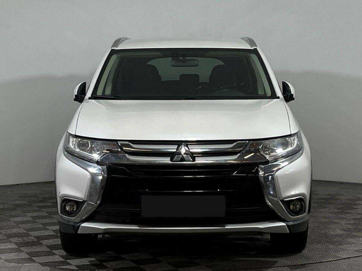 Mitsubishi Outlander 2018 года с пробегом. Фото: #1