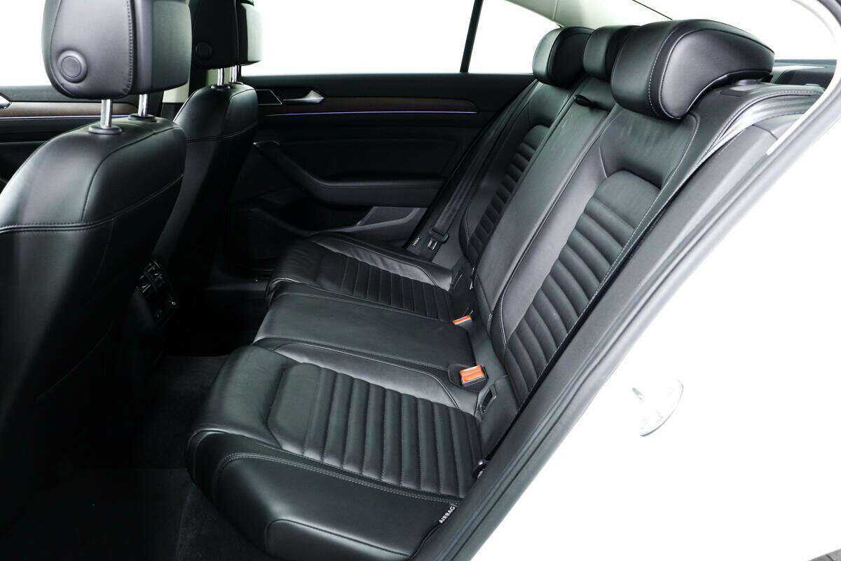 Volkswagen Passat 2018 года с пробегом. Фото: #10