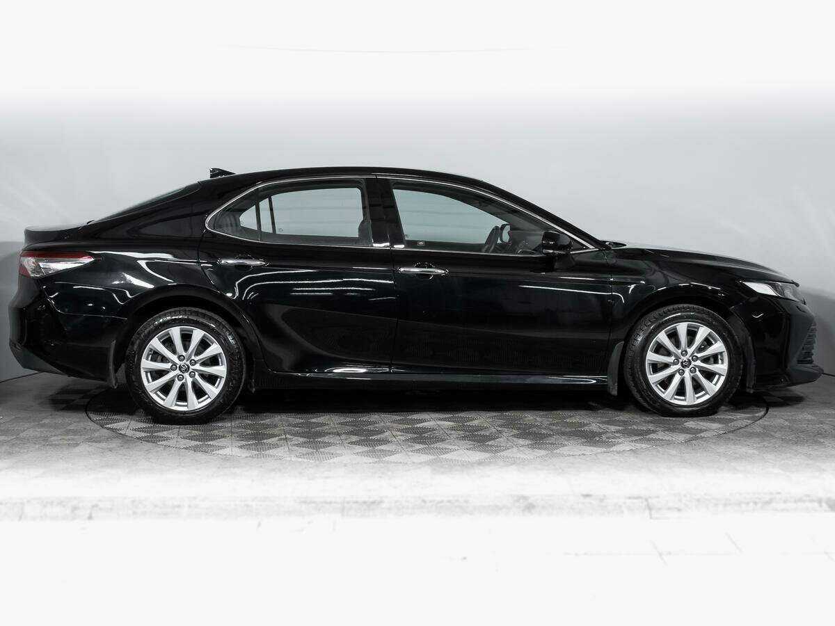 Toyota Camry 2021 года с пробегом. Фото: #3