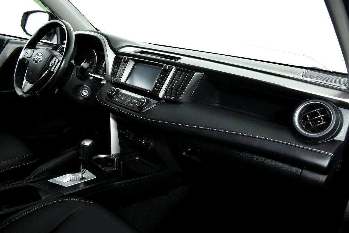 Toyota RAV4 2018 года с пробегом. Фото: #8