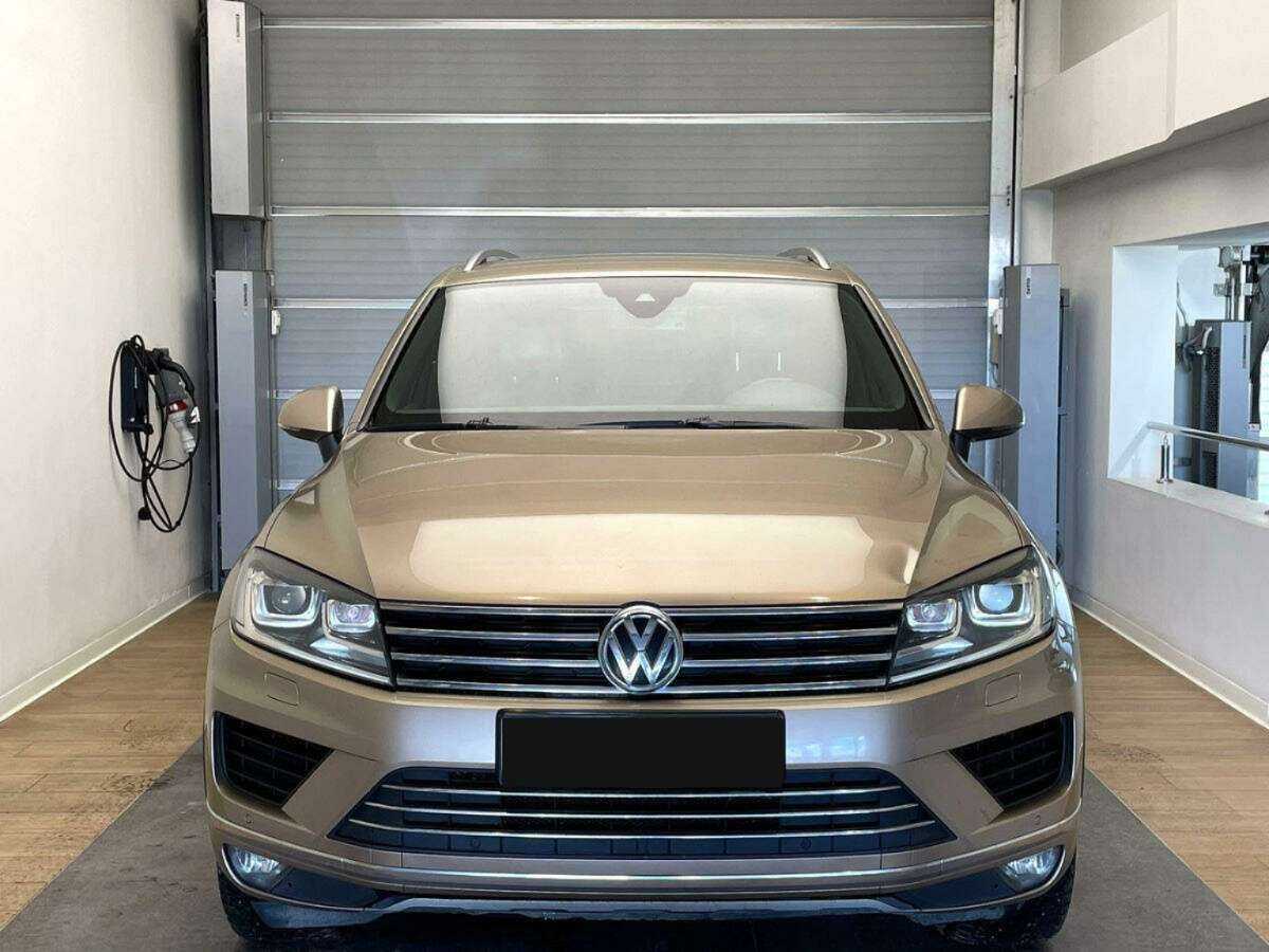 Volkswagen Touareg 2015 года с пробегом. Фото: #1