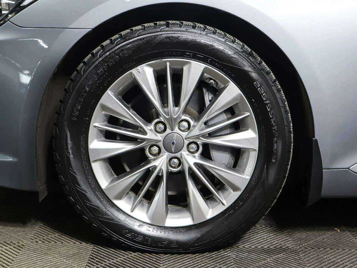 Hyundai Genesis 2014 года с пробегом. Фото: #14